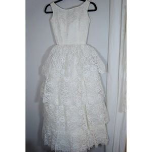 Vintage 1950s wedding dress lace sleeves petite size 0